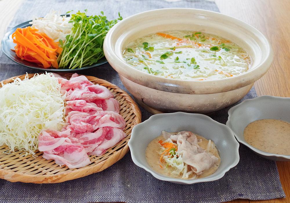 千切りキャベツと豚ばら肉のしゃぶしゃぶの写真