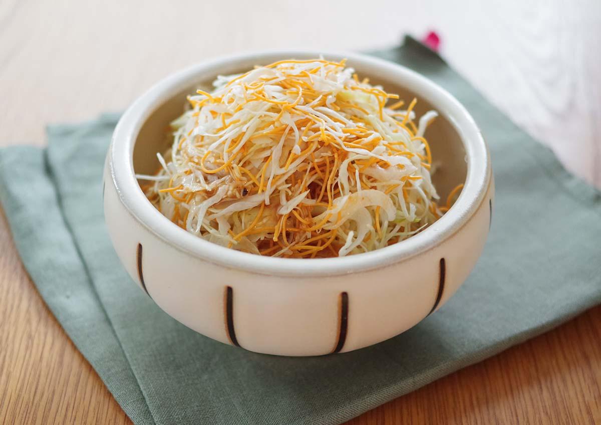 キャベツとパリパリ麺の醤油胡麻だれ