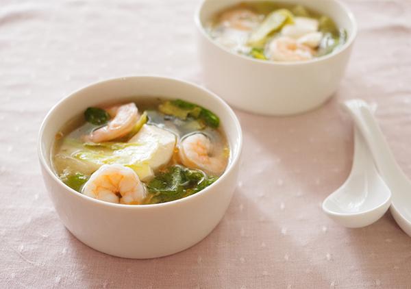 リーフレタスとえびの中華風スープ
