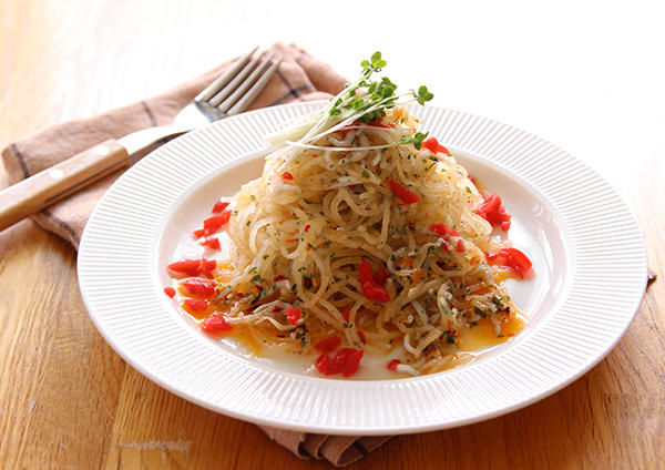 だいこんとしらすの梅ガーリックパスタ風