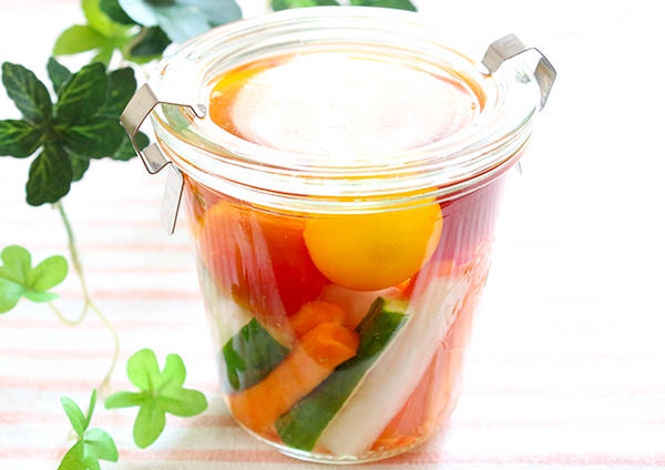 スティック野菜とミニトマトのピクルス