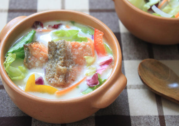 10種の野菜と鮭のミルクスープ