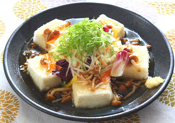 からし菜でさっぱり!なめこあんの揚げ出し豆腐