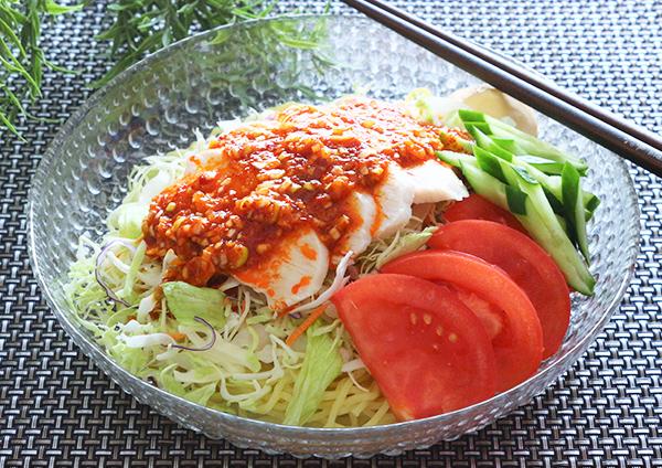 よだれ鶏風ピリ辛サラダ麺