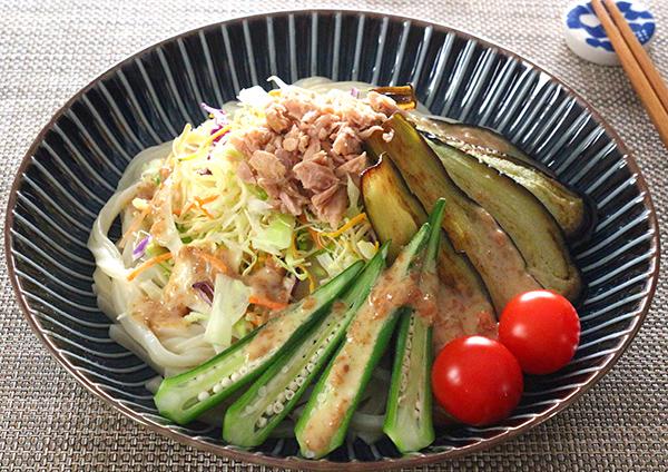 さっぱり梅胡麻ドレのサラダうどん