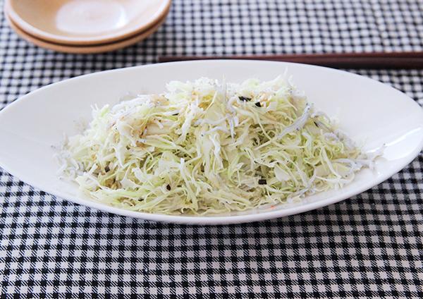 千切りキャベツとしらすの海苔うまサラダ