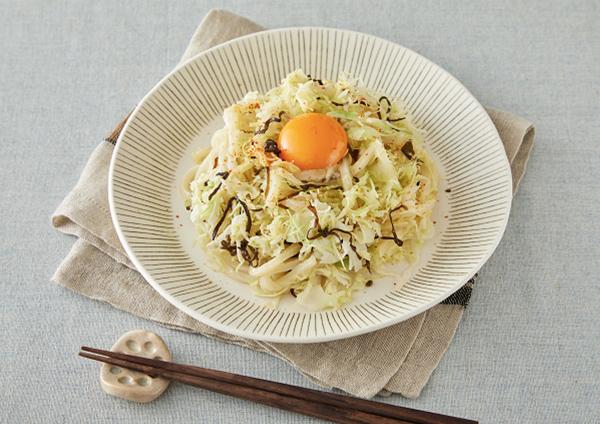 シンプルだけどしっかり栄養　キャベ玉うどん