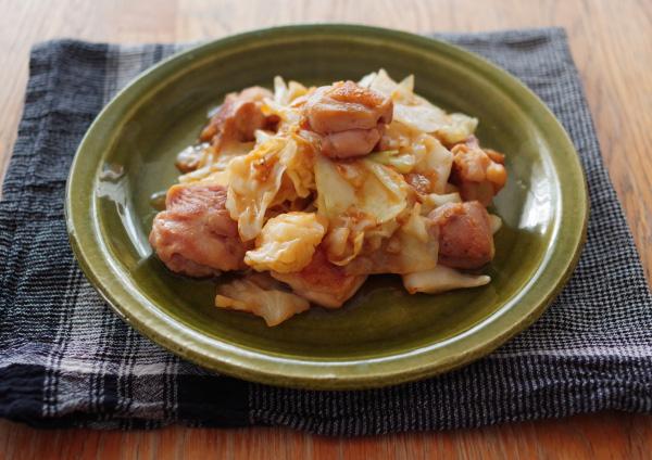 キャベツと鶏肉のごま照り炒め