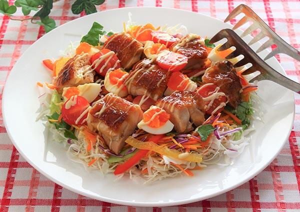 照り焼きチキンとたまごのサラダ