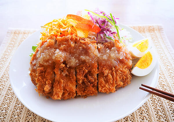 とんかつのっけサラダ