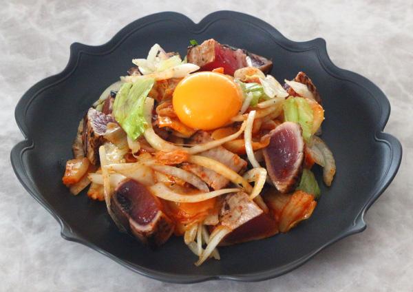 かつおとキムチ玉ねぎの和え物