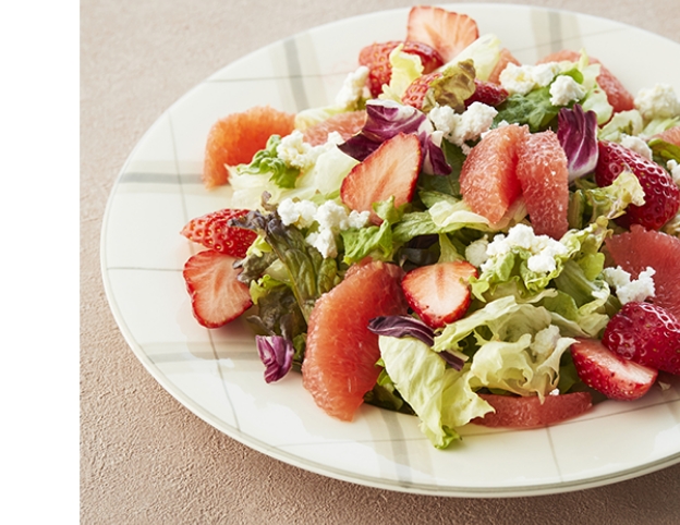 たっぷりフルーツの春サラダ 写真