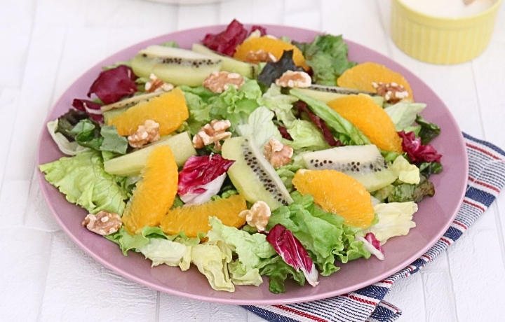 キウイとオレンジのハニーヨーグルトサラダ 写真