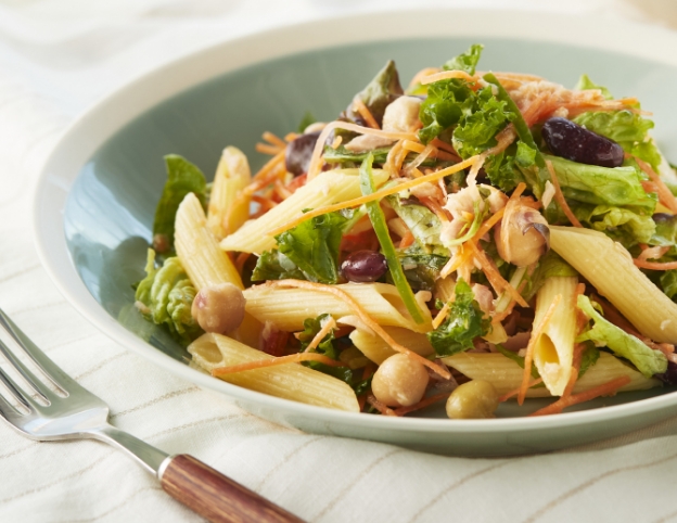 たっぷりフルーツの春サラダ 写真