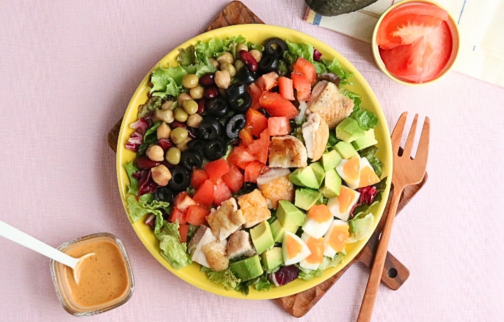 チキンコブサラダ 写真